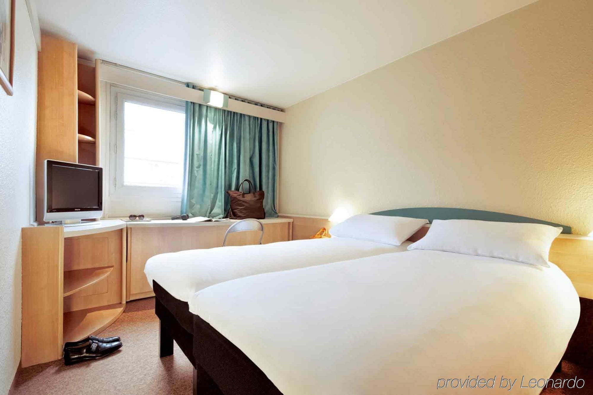Ibis Mulhouse Ile Napoleon Hotel Sausheim Ngoại thất bức ảnh