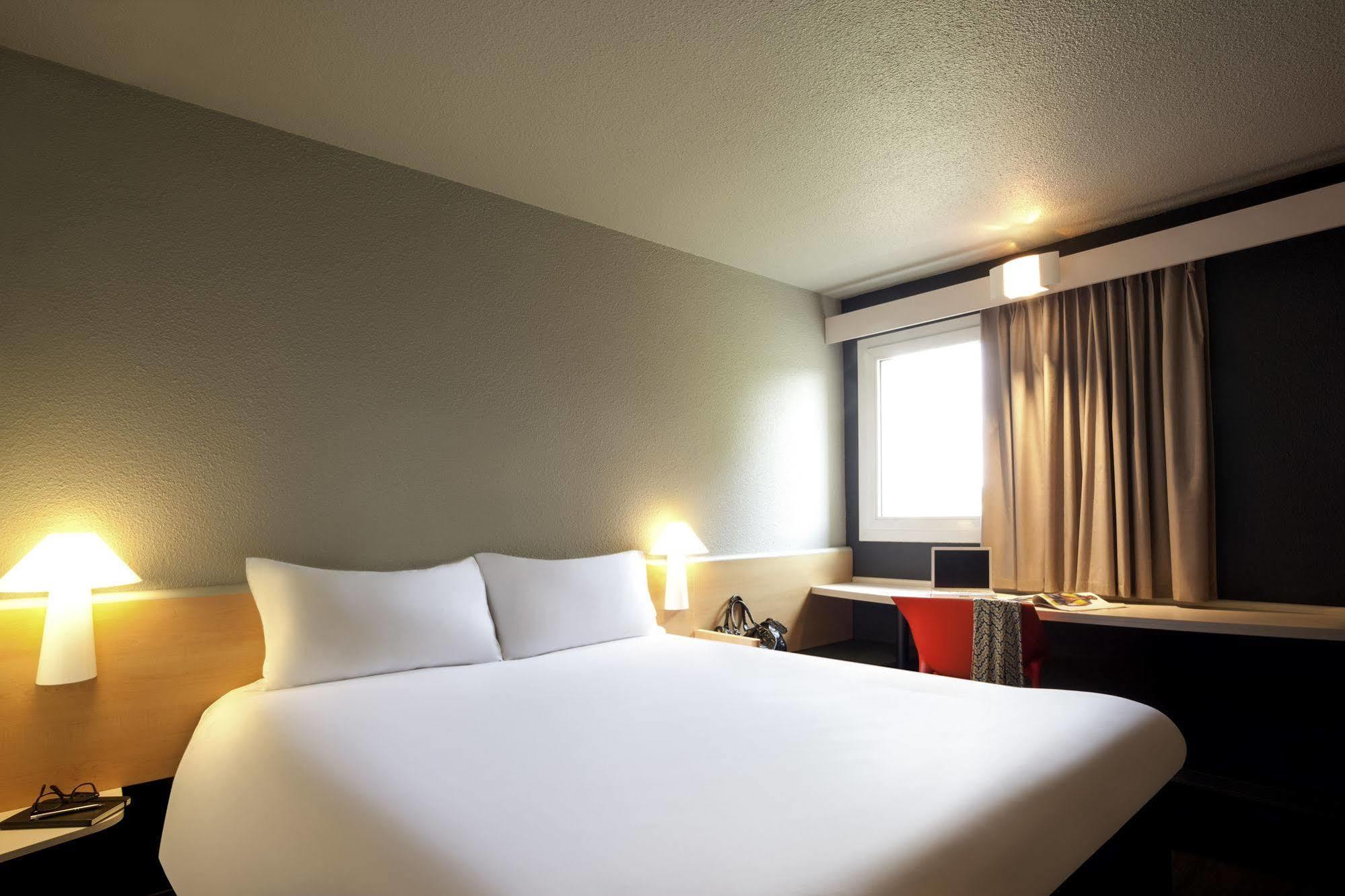 Ibis Mulhouse Ile Napoleon Hotel Sausheim Ngoại thất bức ảnh